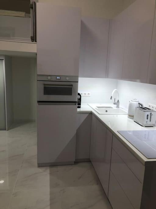 Colton West Deluxe Apartment Budapest Exterior foto